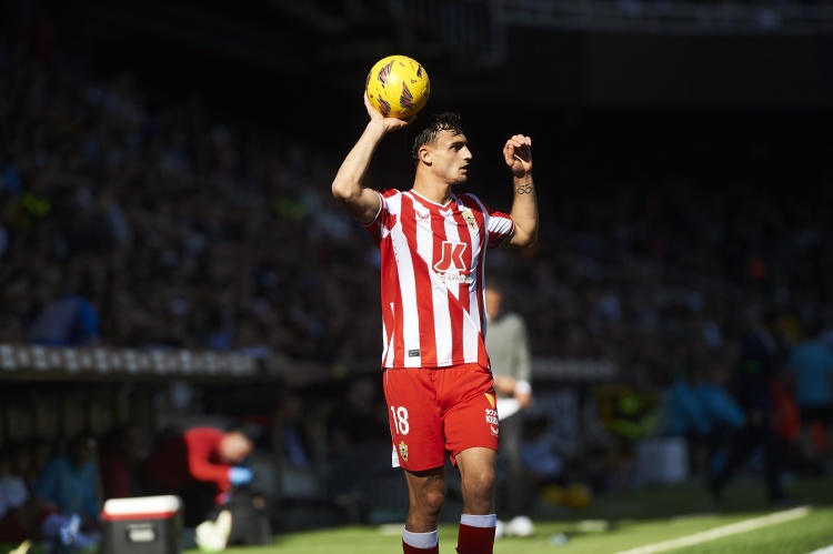 记者：布比利一度接近加盟巴萨，但因埃里克-加西亚表现出色告吹